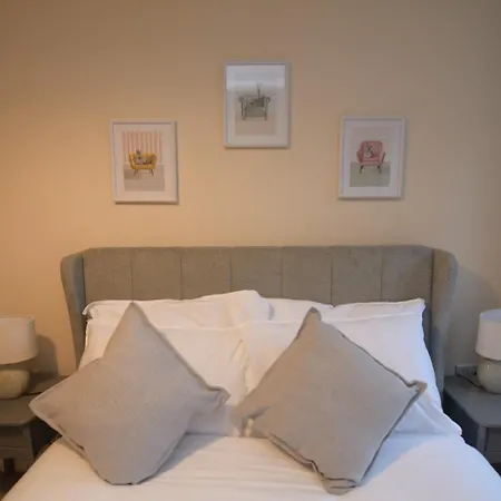 Сasa de vacaciones Luxury, Family-friendly With Garden *