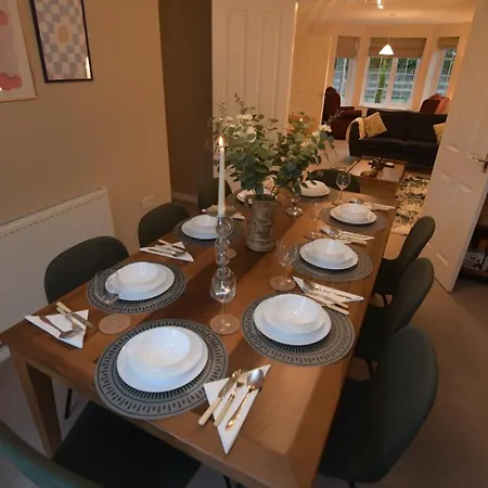 Luxury, Family-friendly With Garden Сasa de vacaciones York