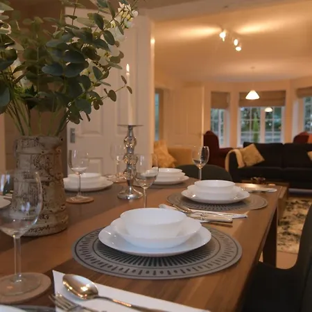 Luxury, Family-friendly With Garden Сasa de vacaciones York